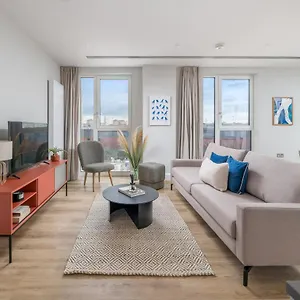 Altido New Near Battersea Power Station Apartment