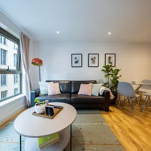 By Spitalfields & Liverpool Street Station Apartment